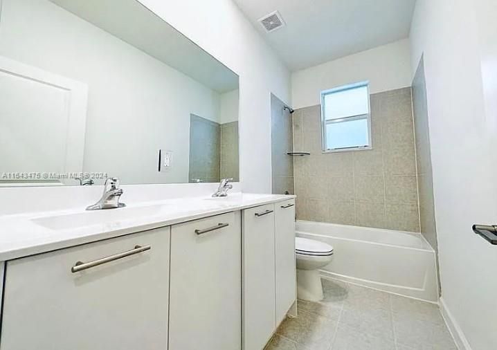 Active With Contract: $4,250 (4 beds, 2 baths, 1820 Square Feet)