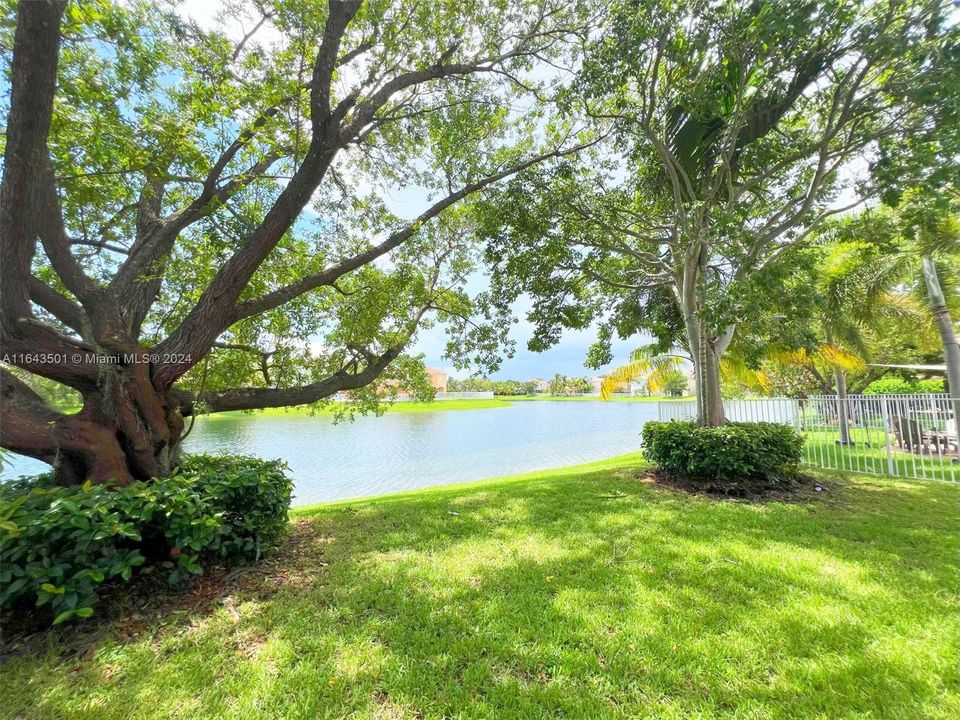 For Sale: $750,000 (4 beds, 2 baths, 2126 Square Feet)