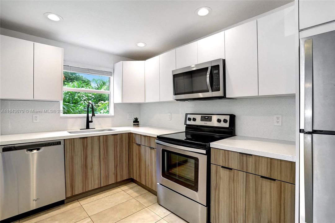 Active With Contract: $1,850 (1 beds, 1 baths, 3009 Square Feet)