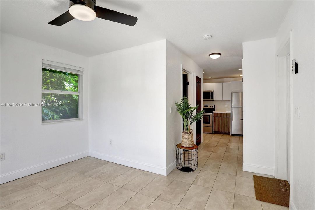 Active With Contract: $1,850 (1 beds, 1 baths, 3009 Square Feet)