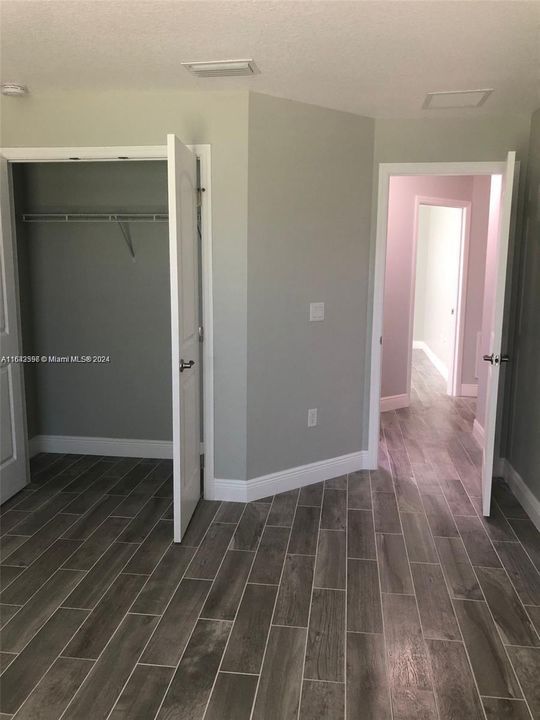 Recently Rented: $2,600 (3 beds, 2 baths, 2035 Square Feet)