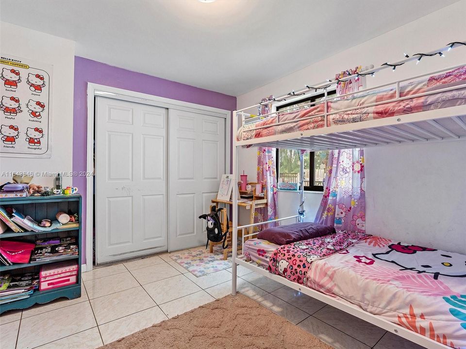 Recently Sold: $899,000 (6 beds, 4 baths, 4092 Square Feet)