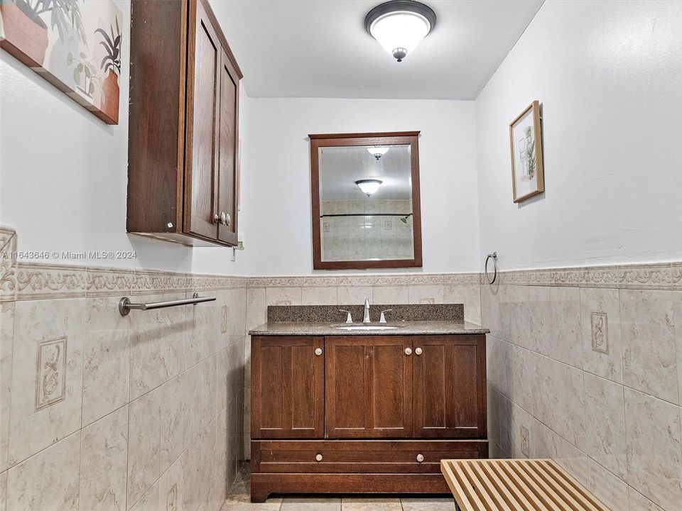 Recently Sold: $899,000 (6 beds, 4 baths, 4092 Square Feet)