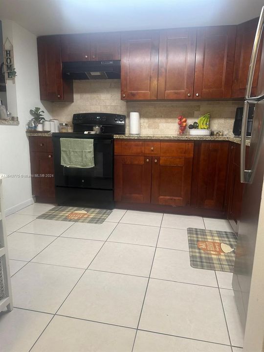 Recently Rented: $1,850 (2 beds, 2 baths, 1054 Square Feet)