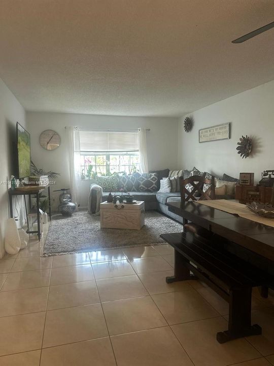 Recently Rented: $1,850 (2 beds, 2 baths, 1054 Square Feet)