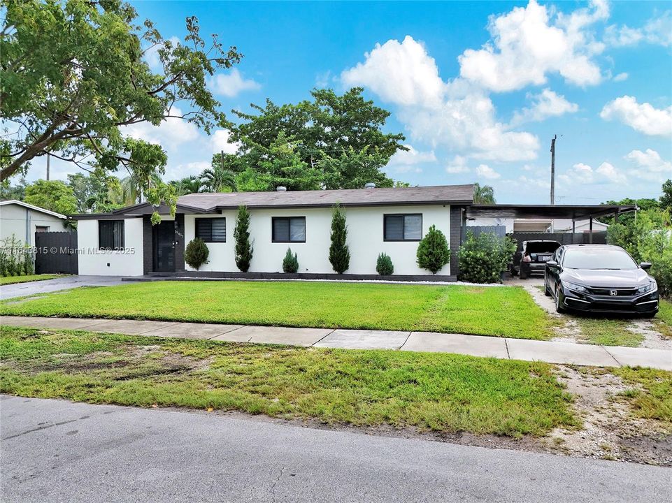 Recently Sold: $735,000 (5 beds, 3 baths, 2378 Square Feet)