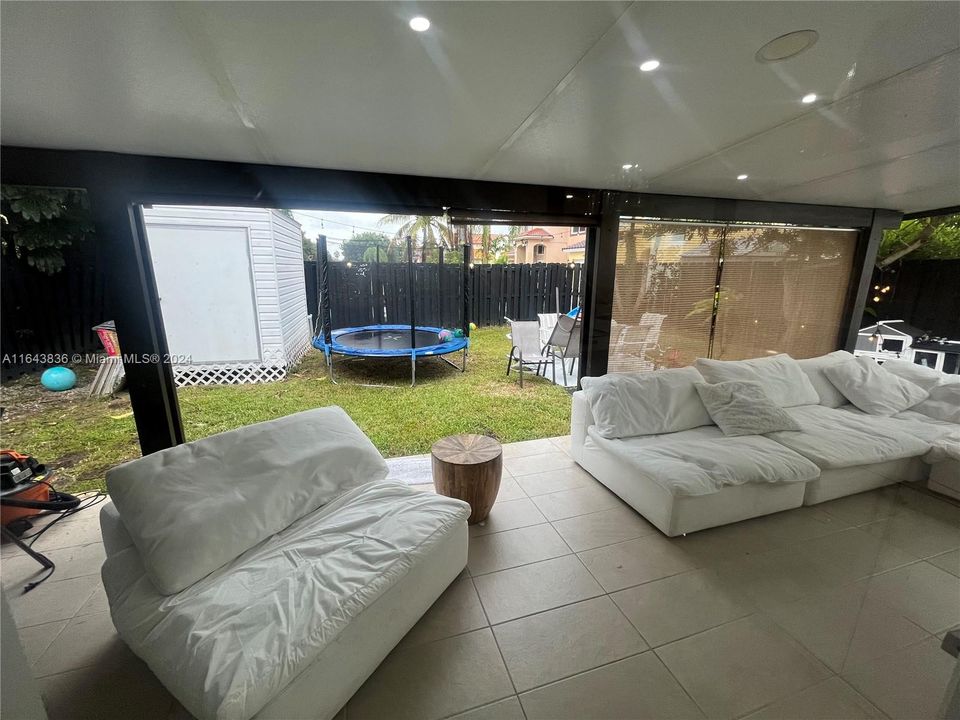 Recently Sold: $498,000 (2 beds, 2 baths, 1235 Square Feet)