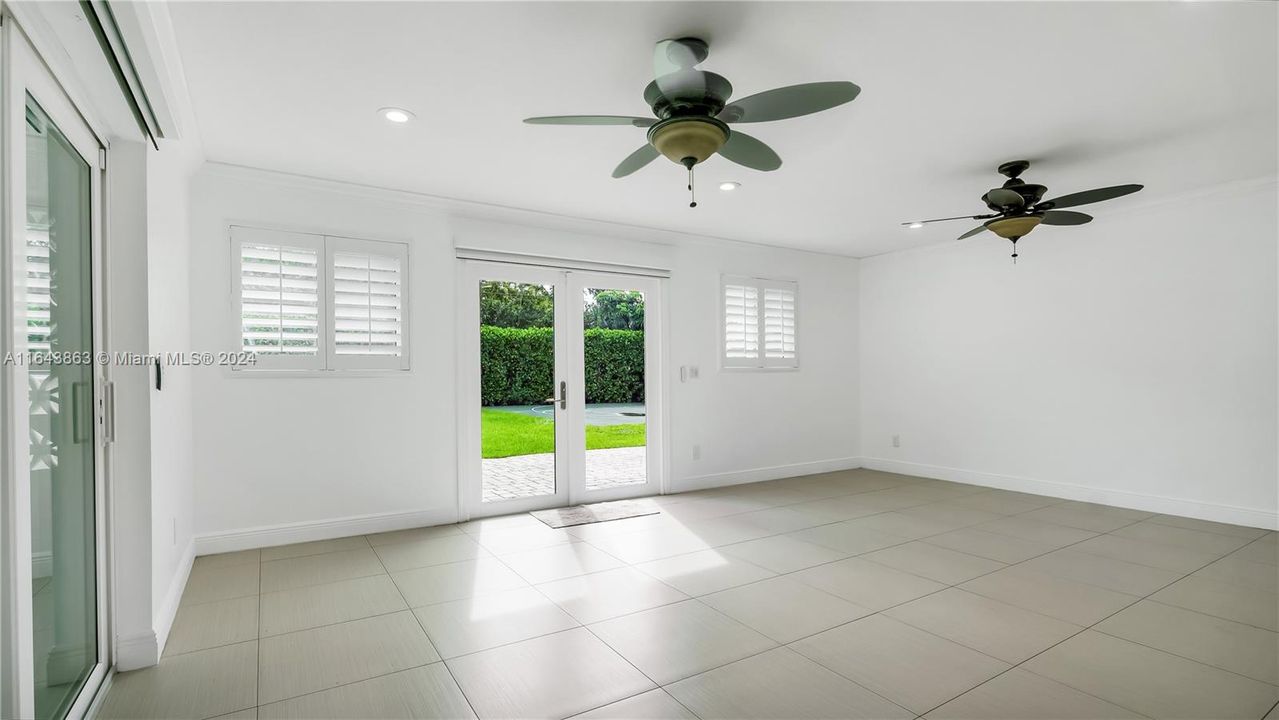 Active With Contract: $5,000 (4 beds, 2 baths, 2018 Square Feet)