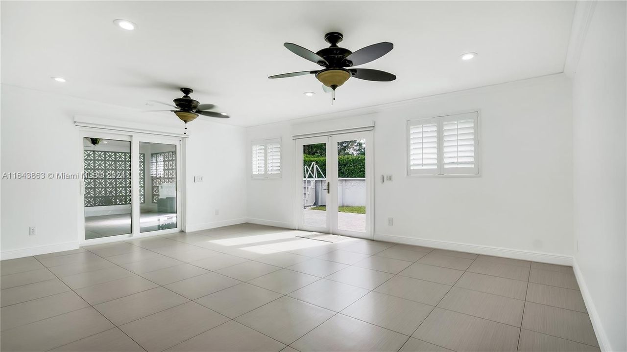 Active With Contract: $5,000 (4 beds, 2 baths, 2018 Square Feet)