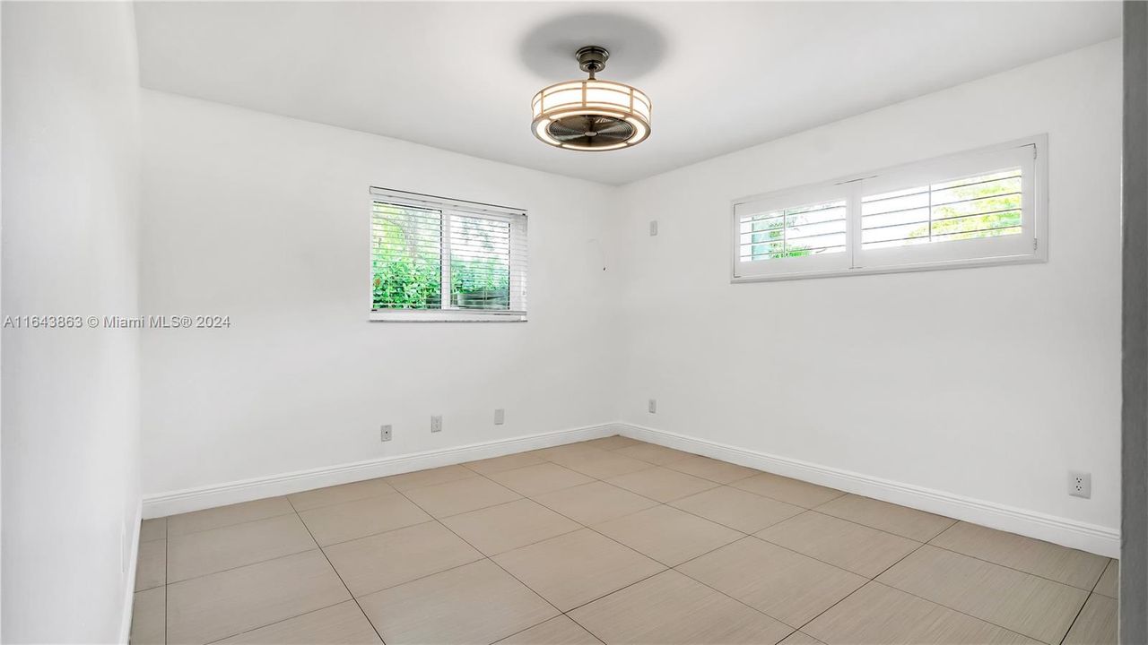 Active With Contract: $5,000 (4 beds, 2 baths, 2018 Square Feet)