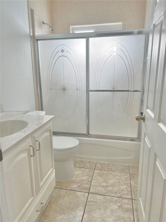 Recently Rented: $2,300 (2 beds, 1 baths, 1000 Square Feet)