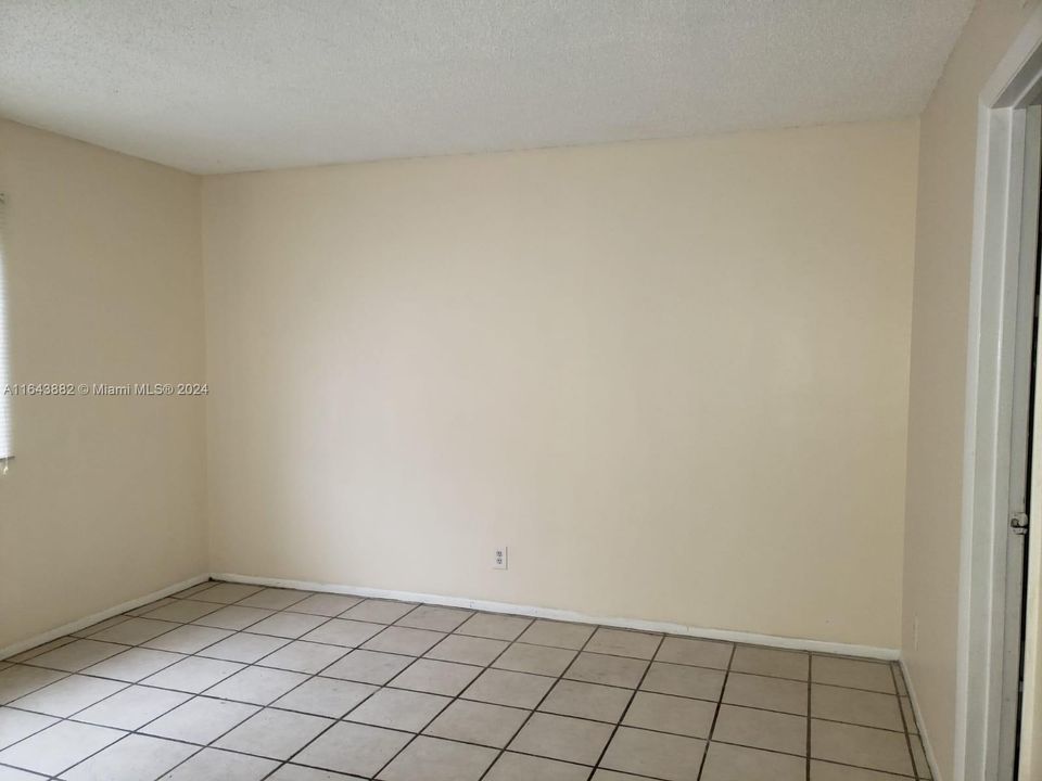 For Rent: $1,850 (2 beds, 2 baths, 800 Square Feet)