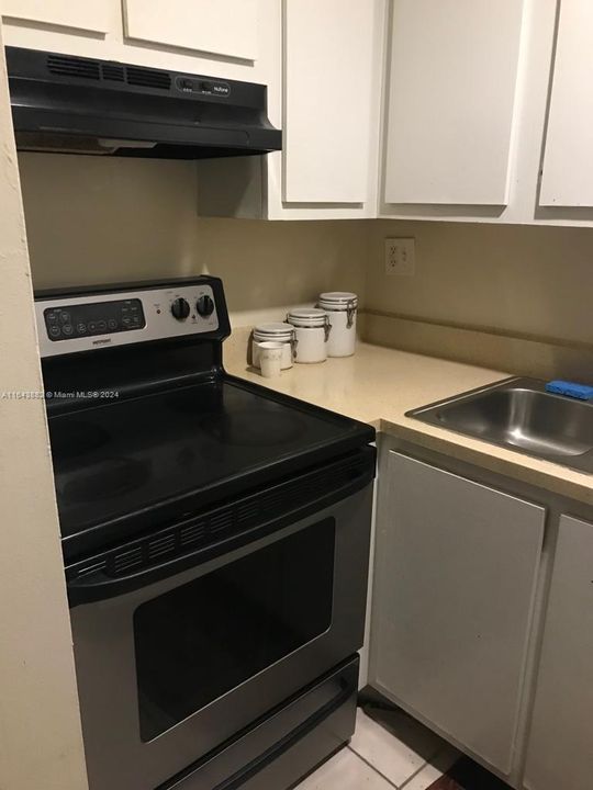 For Rent: $1,850 (2 beds, 2 baths, 800 Square Feet)