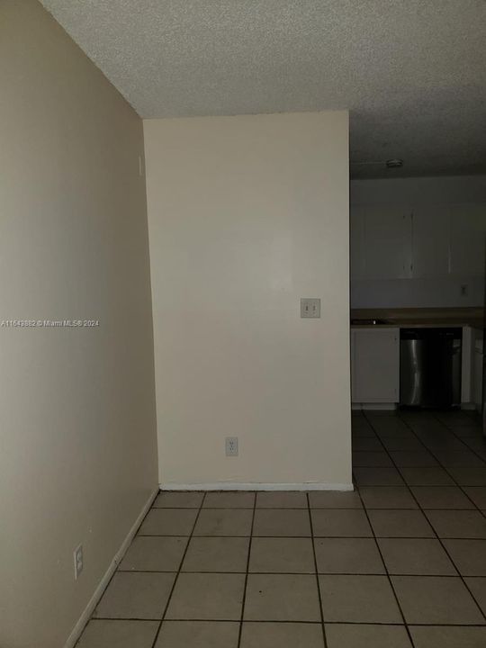 For Rent: $1,850 (2 beds, 2 baths, 800 Square Feet)