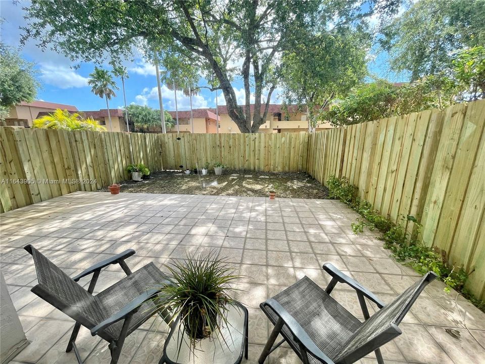 Active With Contract: $3,300 (3 beds, 3 baths, 1790 Square Feet)