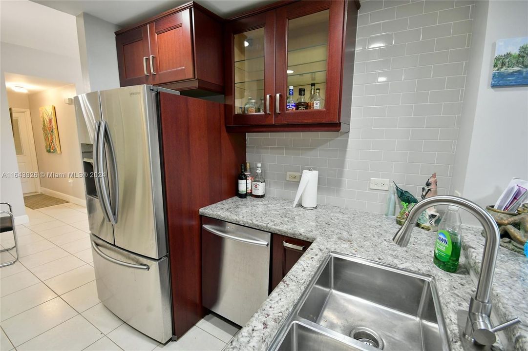 For Sale: $429,000 (2 beds, 2 baths, 1336 Square Feet)