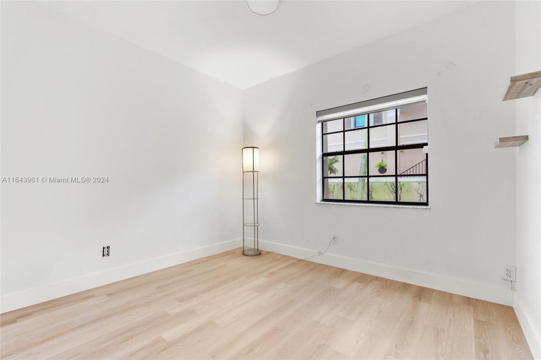 Active With Contract: $429,000 (3 beds, 2 baths, 1239 Square Feet)