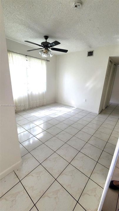 Active With Contract: $2,180 (2 beds, 2 baths, 911 Square Feet)