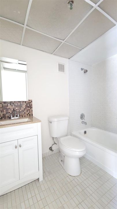 Active With Contract: $2,180 (2 beds, 2 baths, 911 Square Feet)