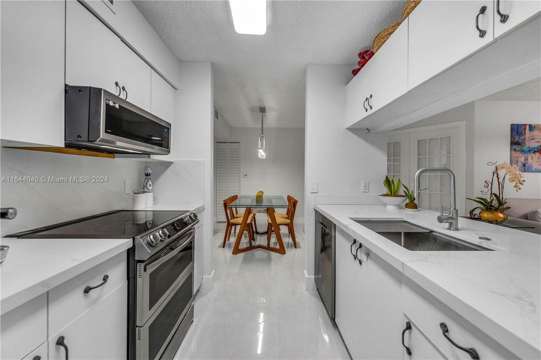 En Venta: $315,000 (2 camas, 1 baños, 817 Pies cuadrados)