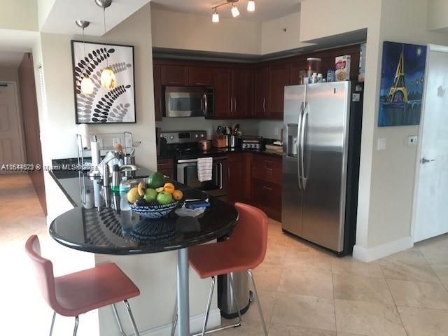 Recently Rented: $2,800 (2 beds, 2 baths, 1231 Square Feet)