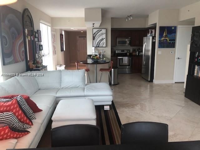 Recently Rented: $2,800 (2 beds, 2 baths, 1231 Square Feet)