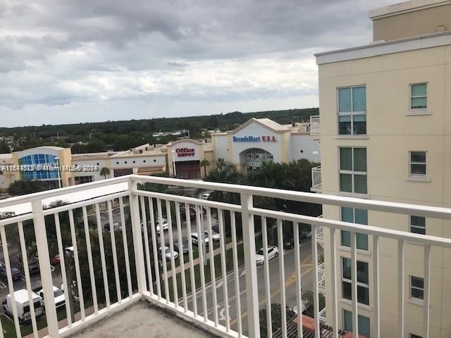 Recently Rented: $2,800 (2 beds, 2 baths, 1231 Square Feet)