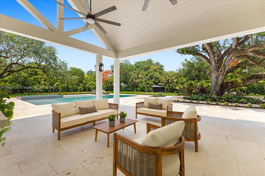 Recently Sold: $6,400,000 (5 beds, 6 baths, 6030 Square Feet)