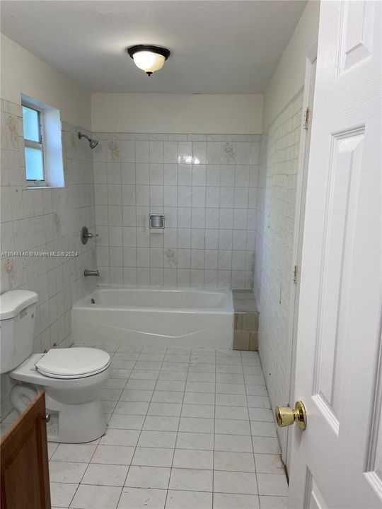 Active With Contract: $2,900 (4 beds, 2 baths, 1484 Square Feet)