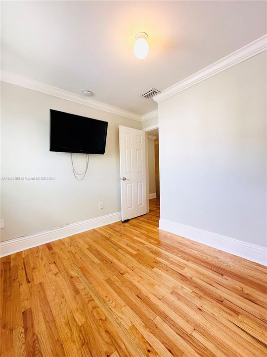 Active With Contract: $3,700 (3 beds, 2 baths, 1234 Square Feet)