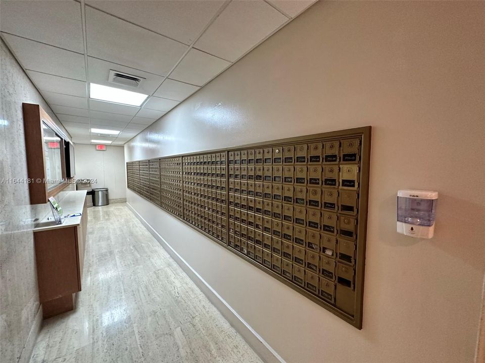 最近租的: $2,000 (1 贝兹, 1 浴室, 726 平方英尺)