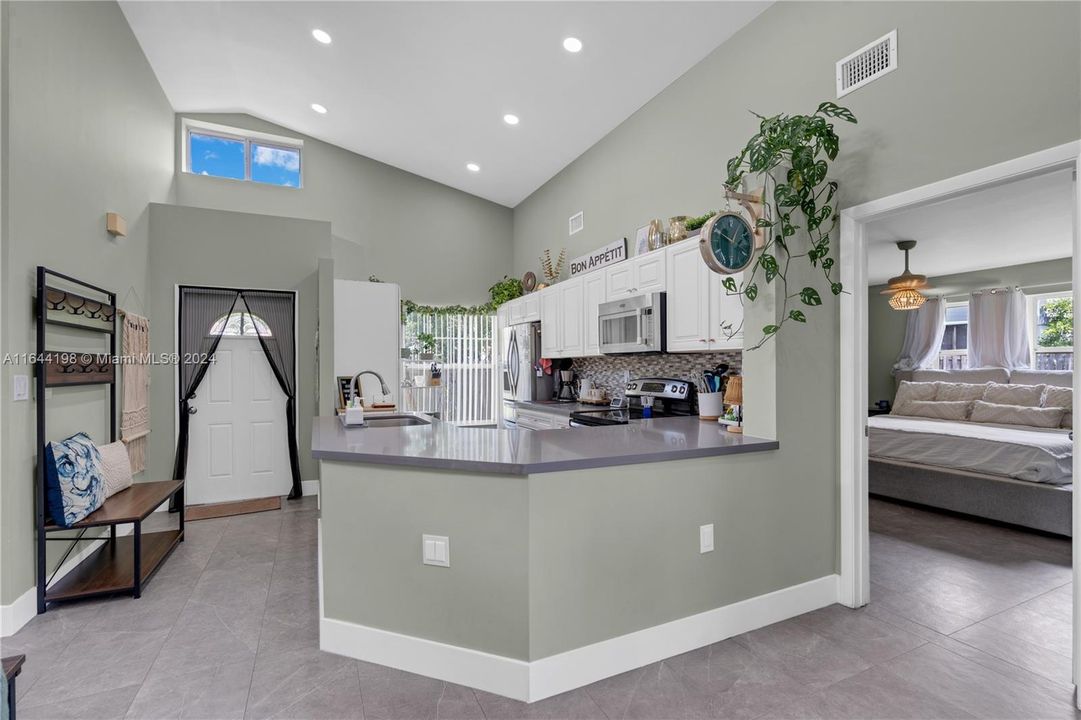 Recently Sold: $520,000 (3 beds, 2 baths, 1248 Square Feet)