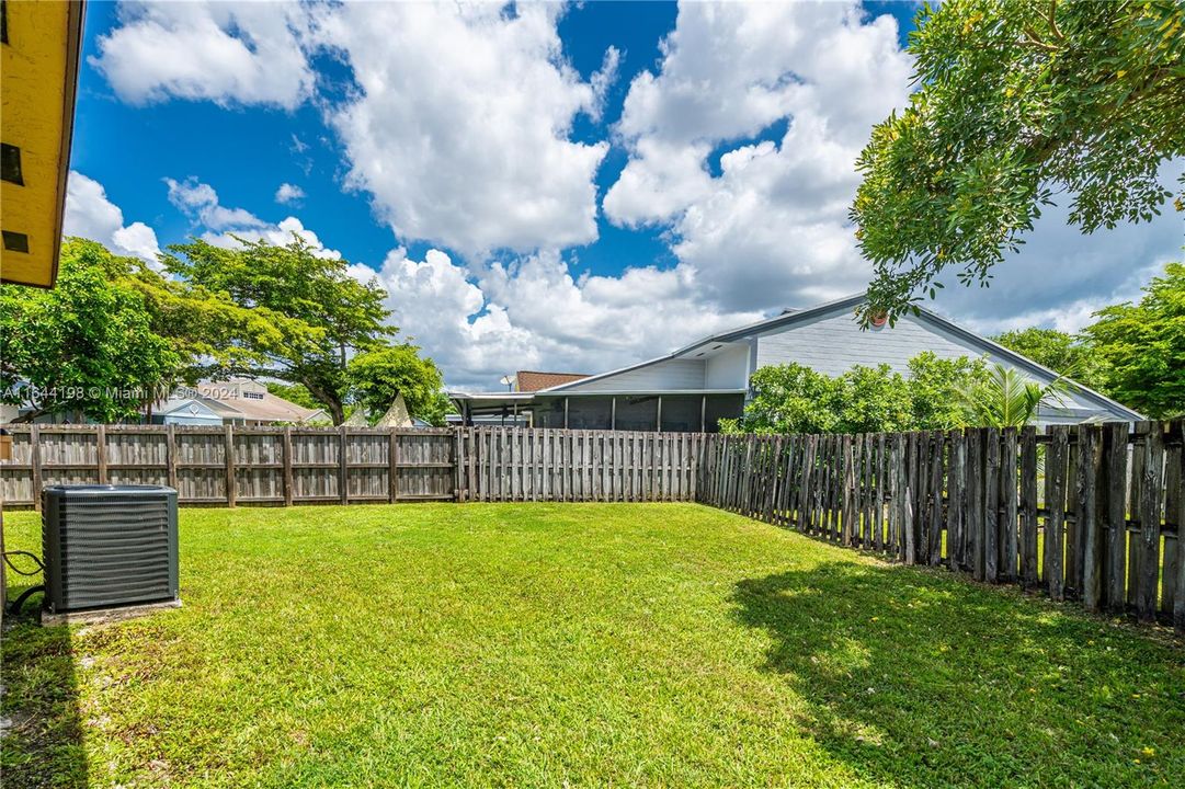 Recently Sold: $520,000 (3 beds, 2 baths, 1248 Square Feet)