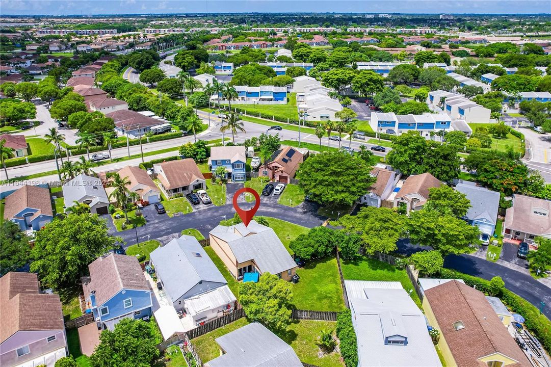 Recently Sold: $520,000 (3 beds, 2 baths, 1248 Square Feet)