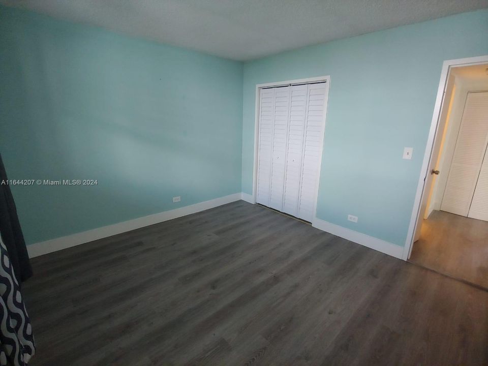 For Sale: $265,000 (2 beds, 2 baths, 1025 Square Feet)