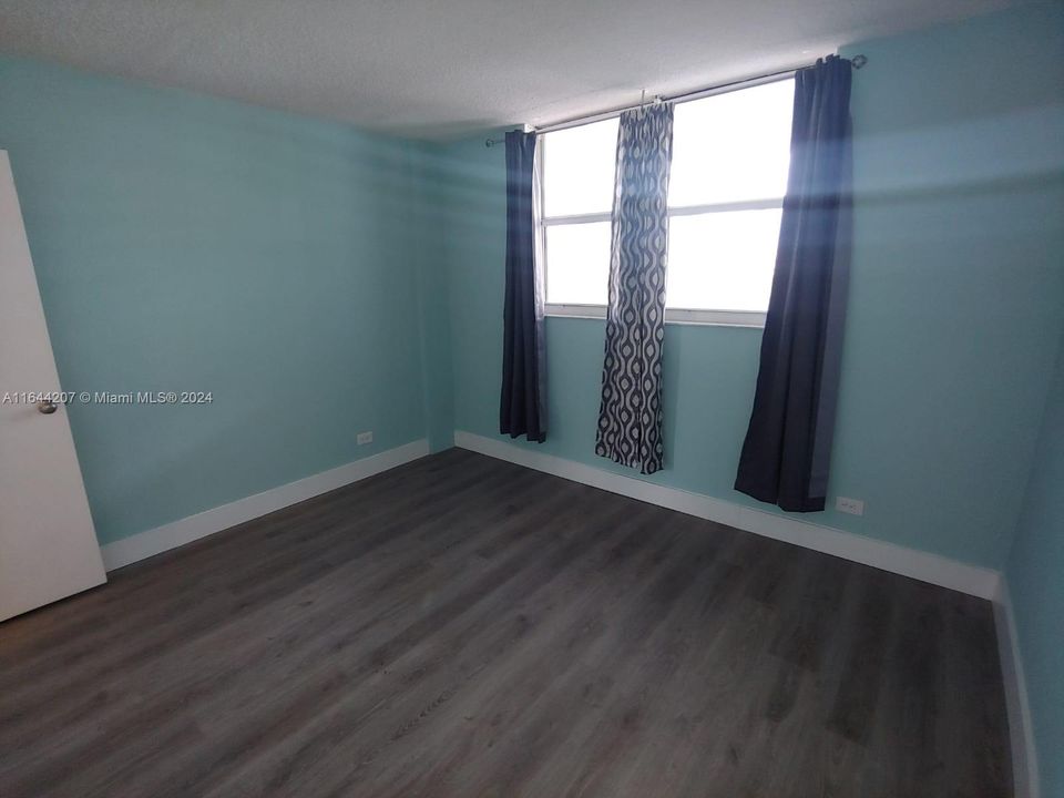 For Sale: $265,000 (2 beds, 2 baths, 1025 Square Feet)