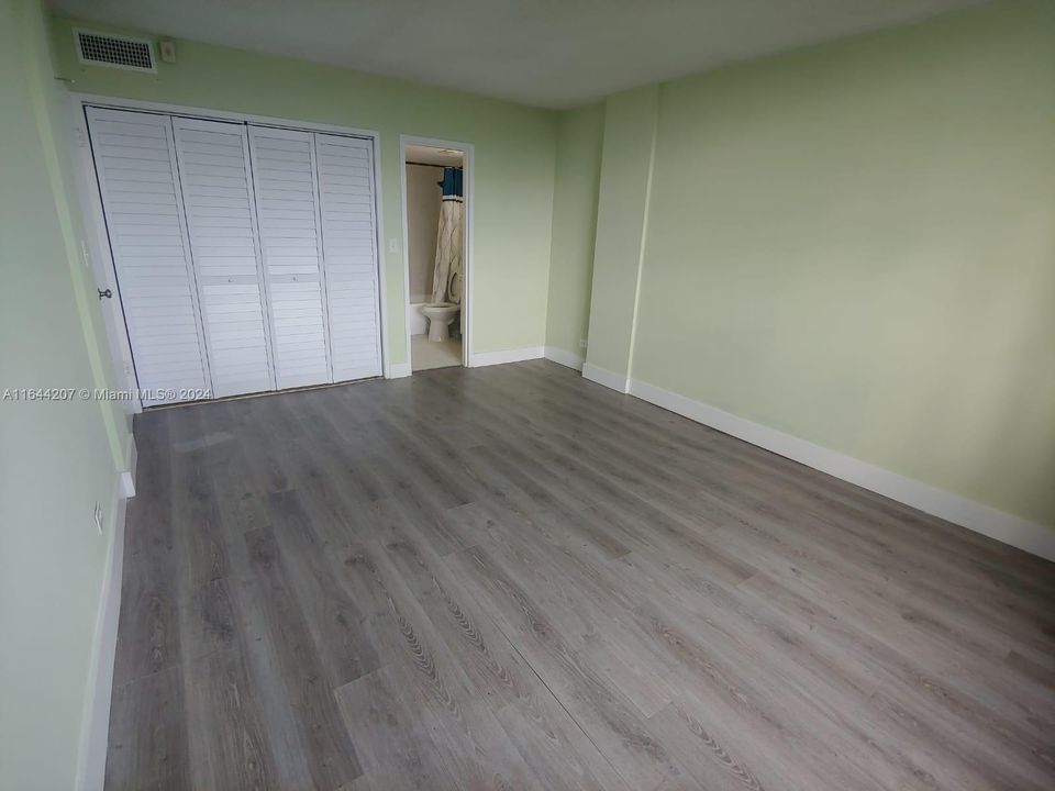 For Sale: $265,000 (2 beds, 2 baths, 1025 Square Feet)