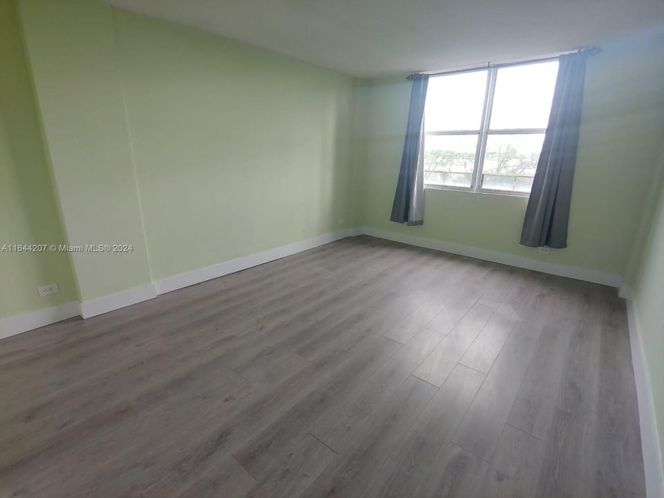 For Sale: $265,000 (2 beds, 2 baths, 1025 Square Feet)