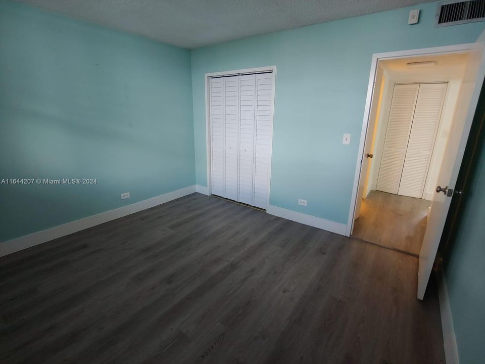 For Sale: $265,000 (2 beds, 2 baths, 1025 Square Feet)