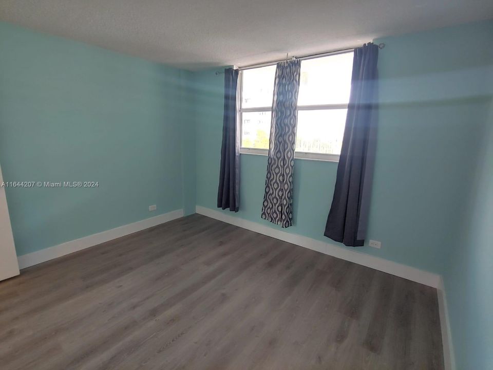 For Sale: $265,000 (2 beds, 2 baths, 1025 Square Feet)