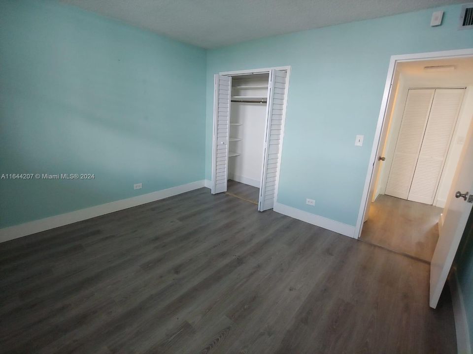 For Sale: $265,000 (2 beds, 2 baths, 1025 Square Feet)