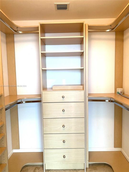 Recently Sold: $736,000 (2 beds, 2 baths, 1208 Square Feet)