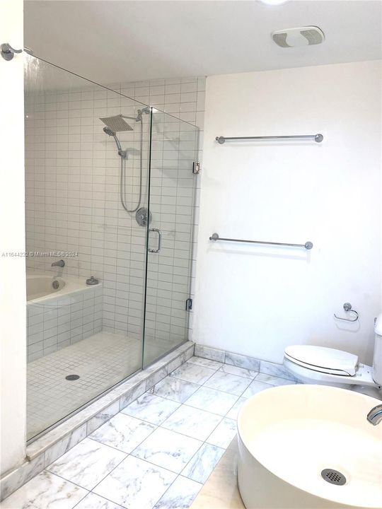 Recently Sold: $736,000 (2 beds, 2 baths, 1208 Square Feet)