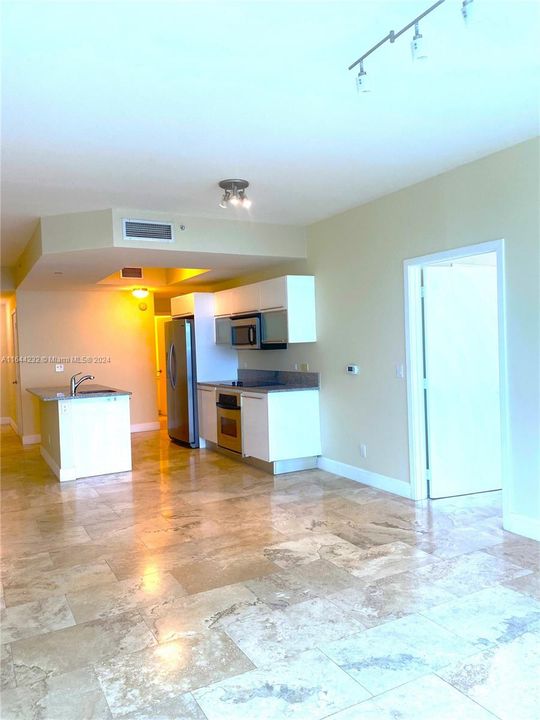 Recently Sold: $736,000 (2 beds, 2 baths, 1208 Square Feet)