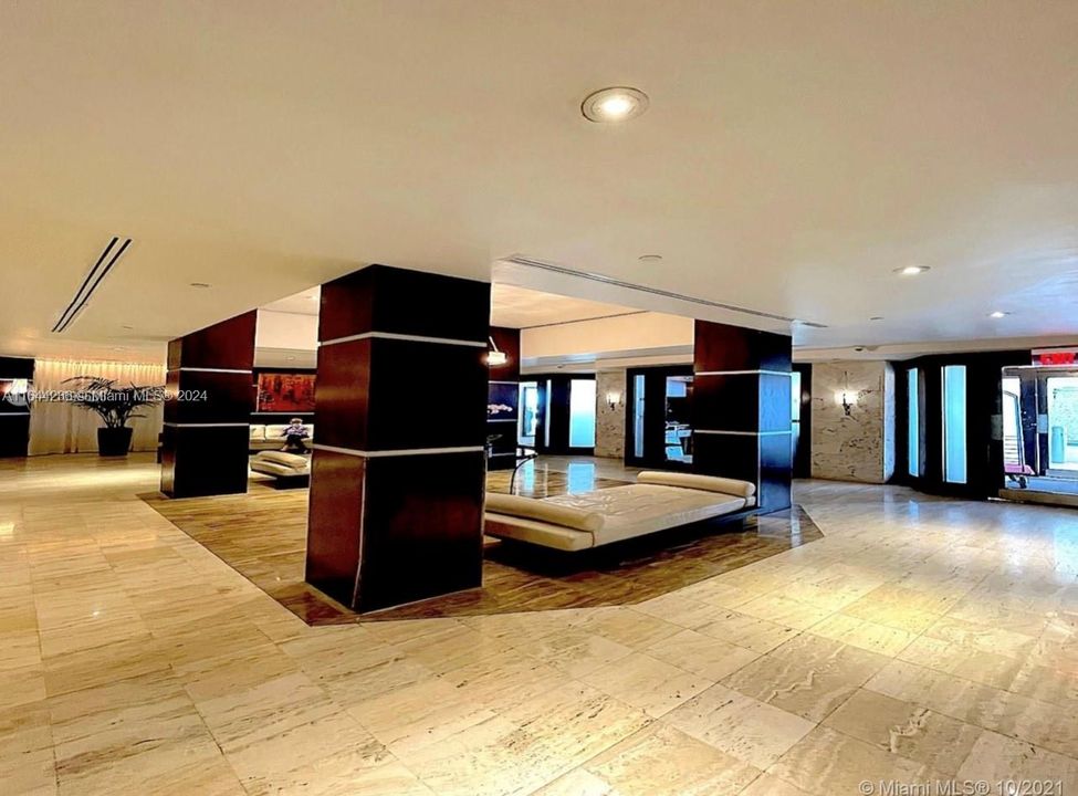 Recently Rented: $4,000 (2 beds, 2 baths, 1188 Square Feet)