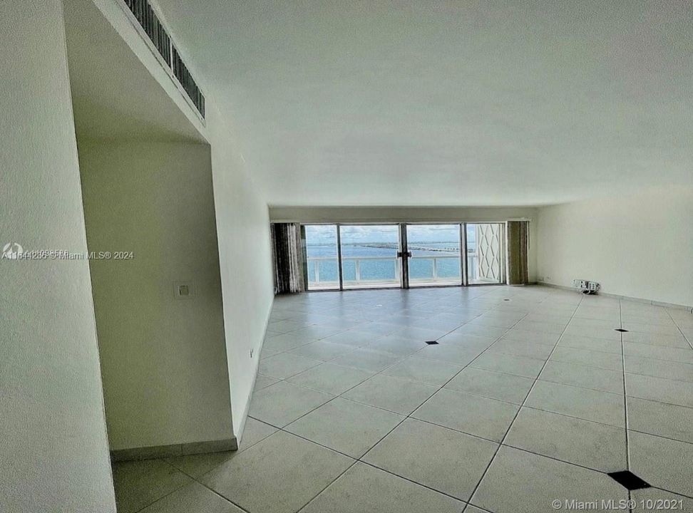 Recently Rented: $4,000 (2 beds, 2 baths, 1188 Square Feet)