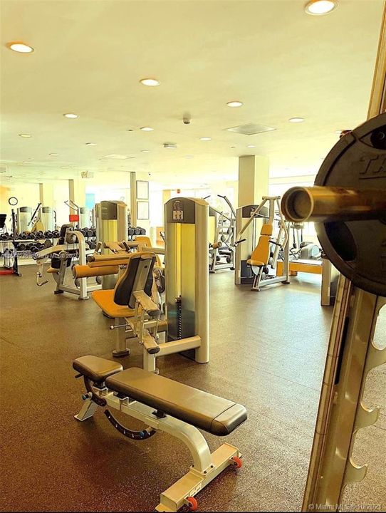 Recently Rented: $4,000 (2 beds, 2 baths, 1188 Square Feet)