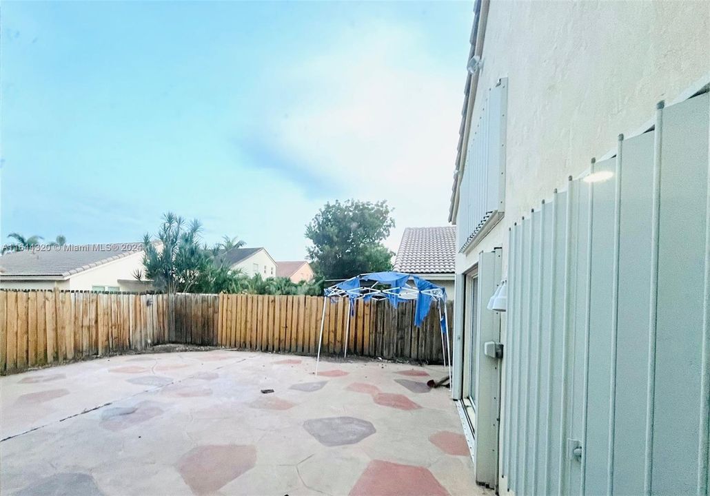 Active With Contract: $3,200 (4 beds, 2 baths, 2176 Square Feet)