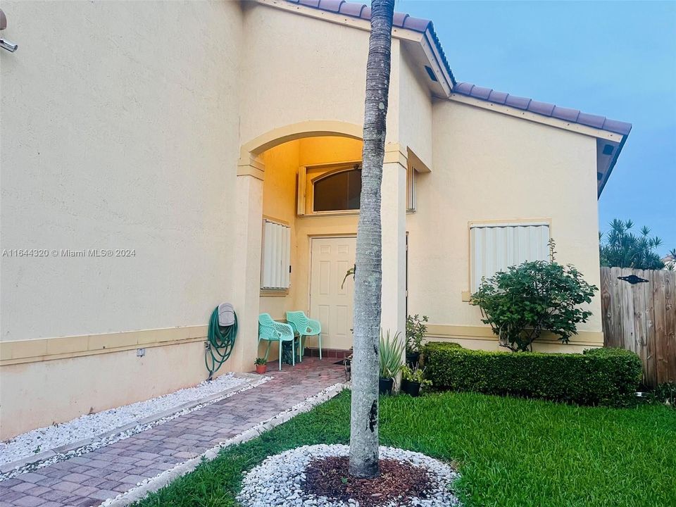 Active With Contract: $3,200 (4 beds, 2 baths, 2176 Square Feet)