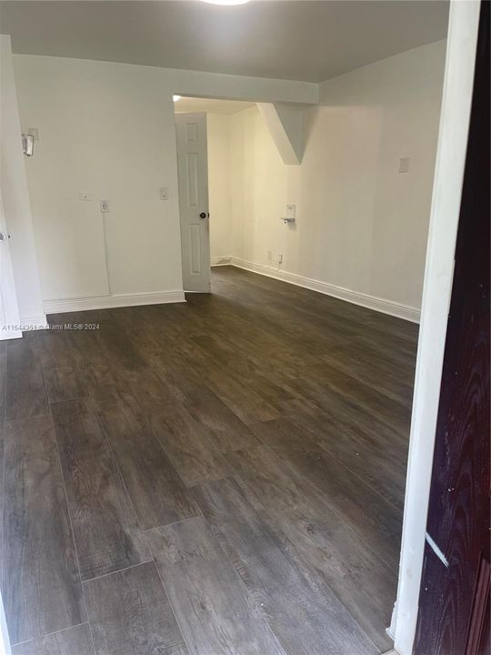 Recently Rented: $1,700 (1 beds, 1 baths, 1296 Square Feet)